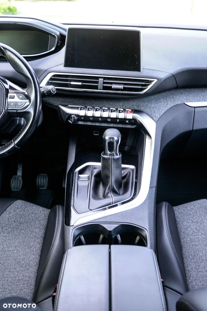 Peugeot 5008 BlueHDi 130 Allure - 21