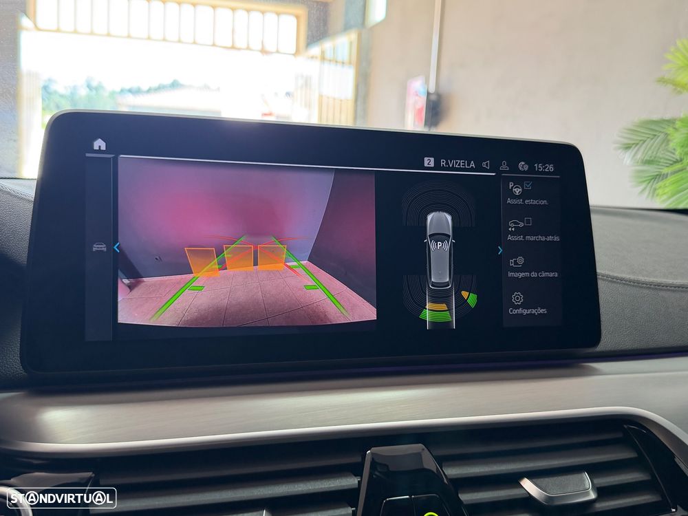 BMW 530 e Pack Desportivo M - 13