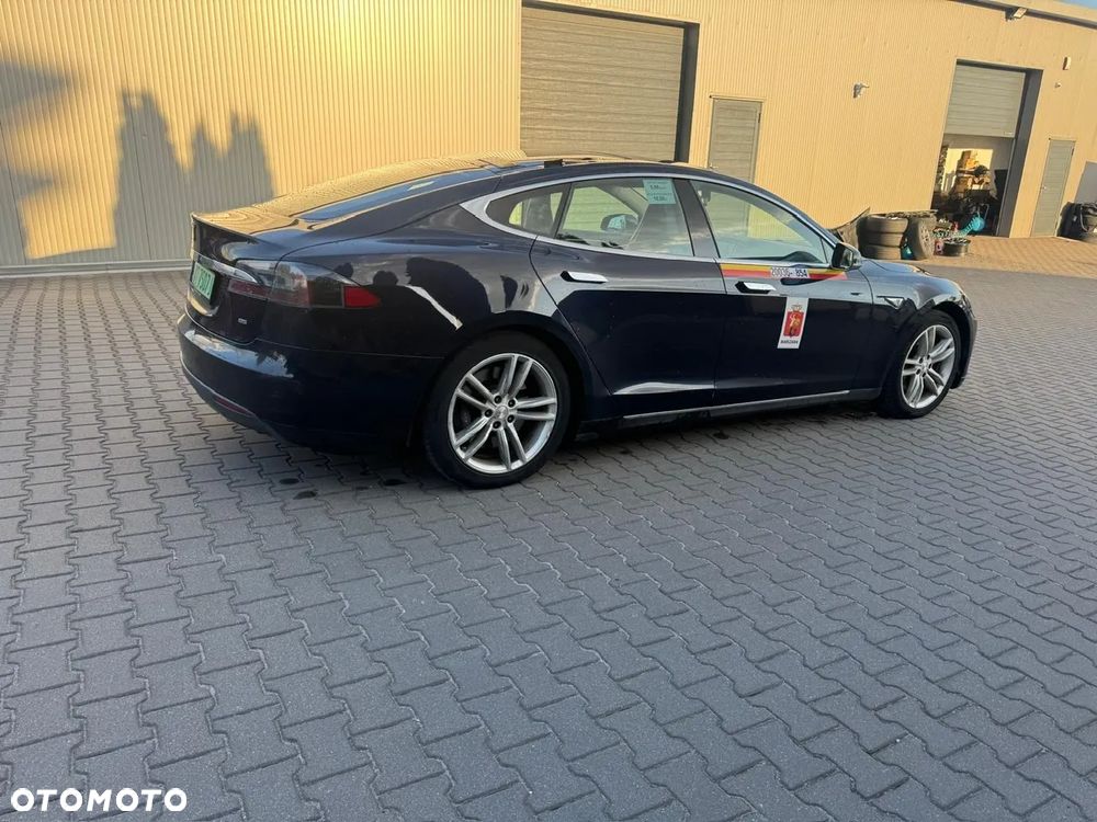 Tesla Model S Standard - 9