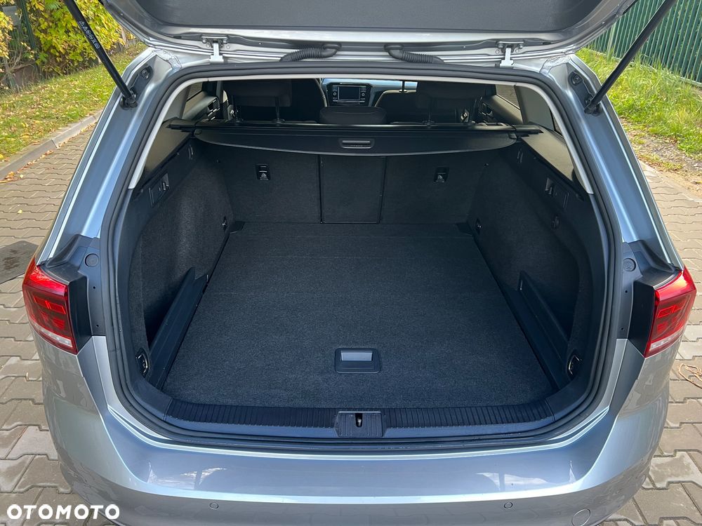 Volkswagen Passat 2.0 TDI EVO Business DSG - 24