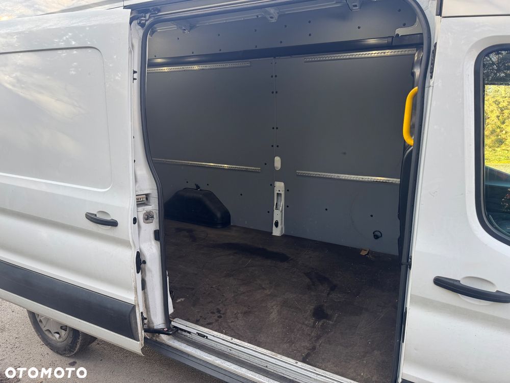 Ford Transit - 25