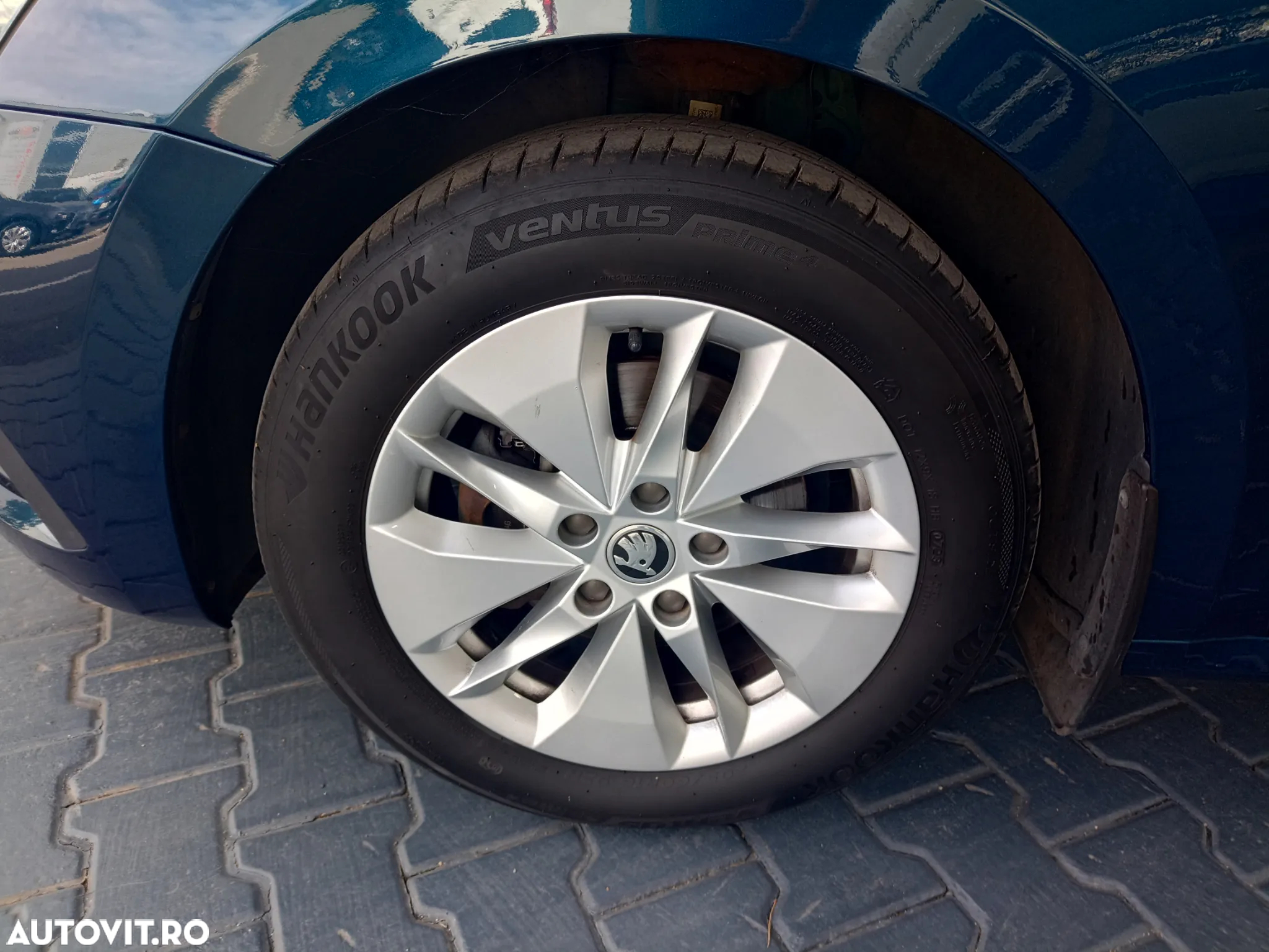 Skoda Octavia Combi 2.0 TDI DSG Ambition - 4
