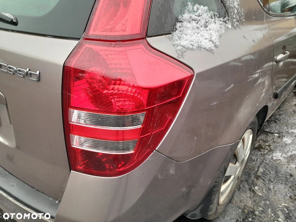 Lampa tylna prawa komplet KIA Ceed I kombi 06-12r. Europa - 2