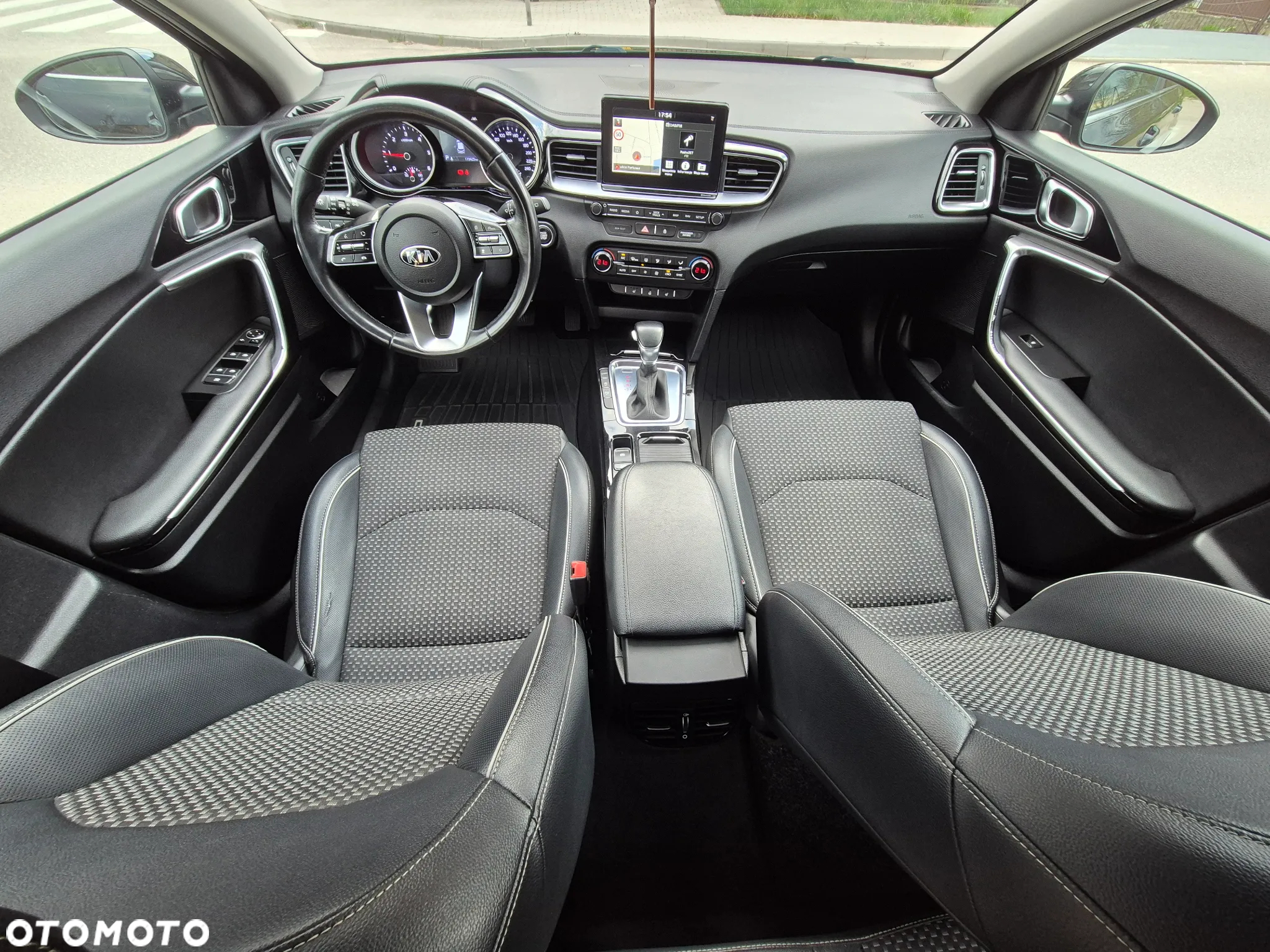 Kia Ceed 1.6 CRDi DCT GT Line - 28