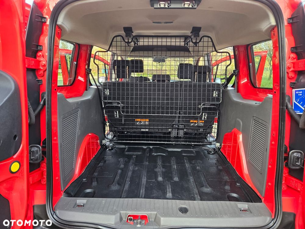 Ford Transit Connect - 25