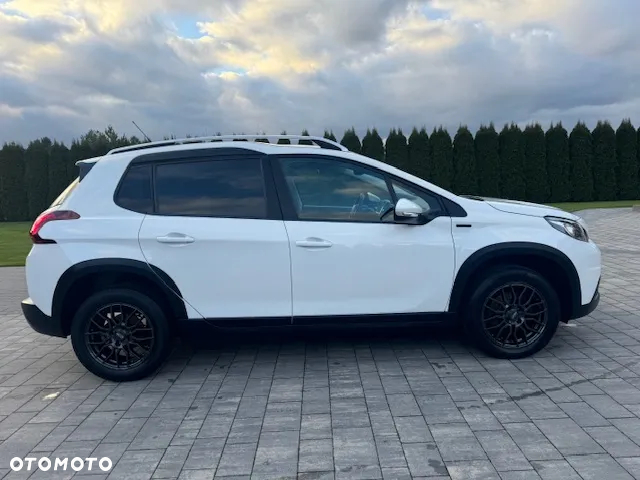 Peugeot 2008 1.5 BlueHDi Signature - 4