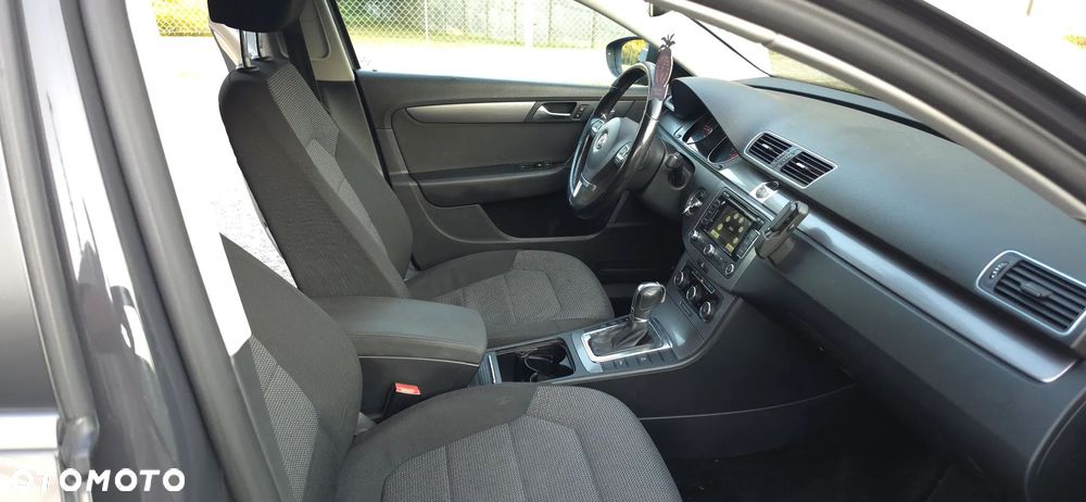 Volkswagen Passat 2.0 TDI Comfortline DSG - 17