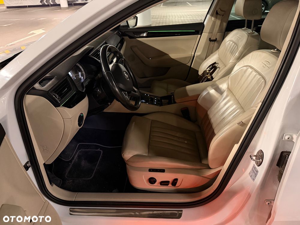 Skoda Superb 2.0 TDI 4x4 L&K DSG - 17