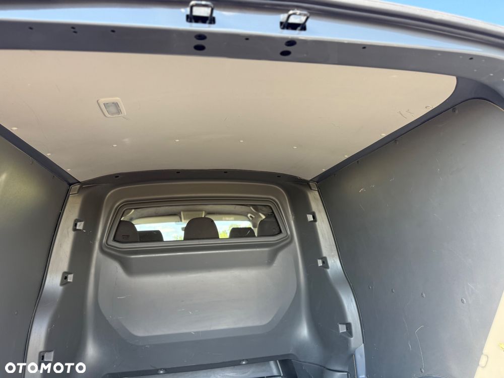 Volkswagen Transporter - 22