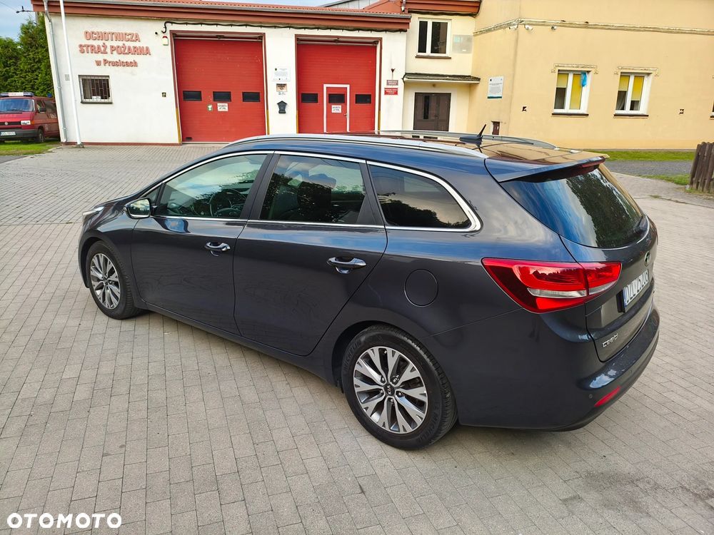 Kia Ceed 1.6 GDI Platinum Edition - 4