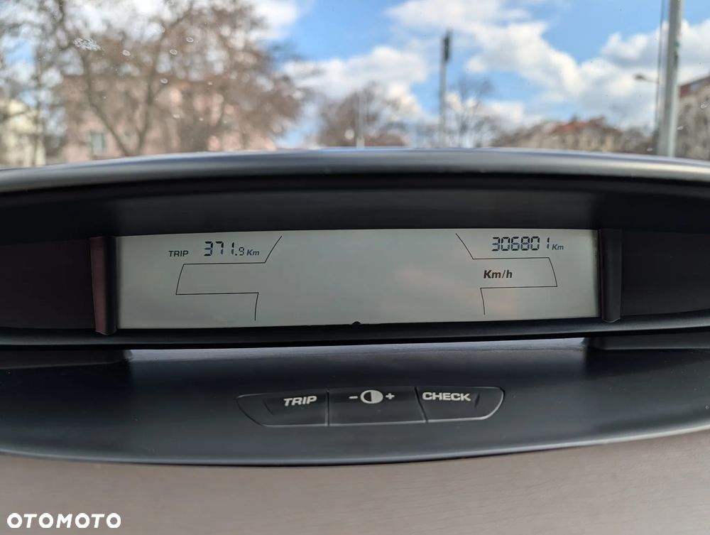 Citroën C4 1.6 HDi X - 6