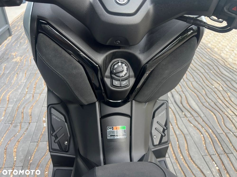 Yamaha X-max - 17