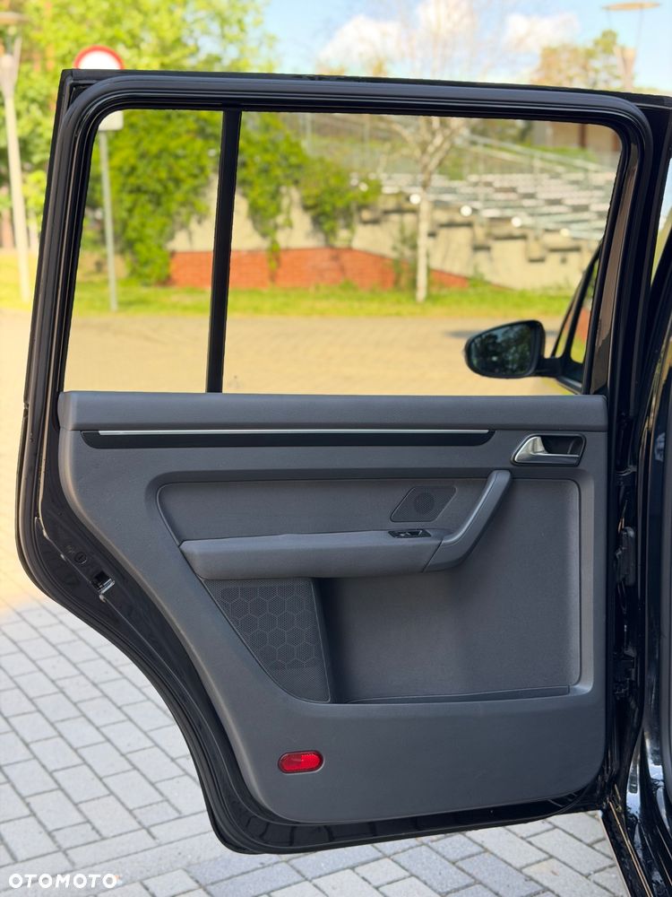 Volkswagen Touran 2.0 TDI Highline - 18
