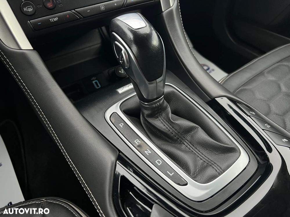 Ford Mondeo 2.0 HEV Vignale - 17
