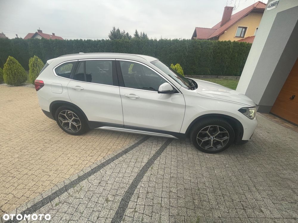 BMW X1 sDrive18d xLine - 11