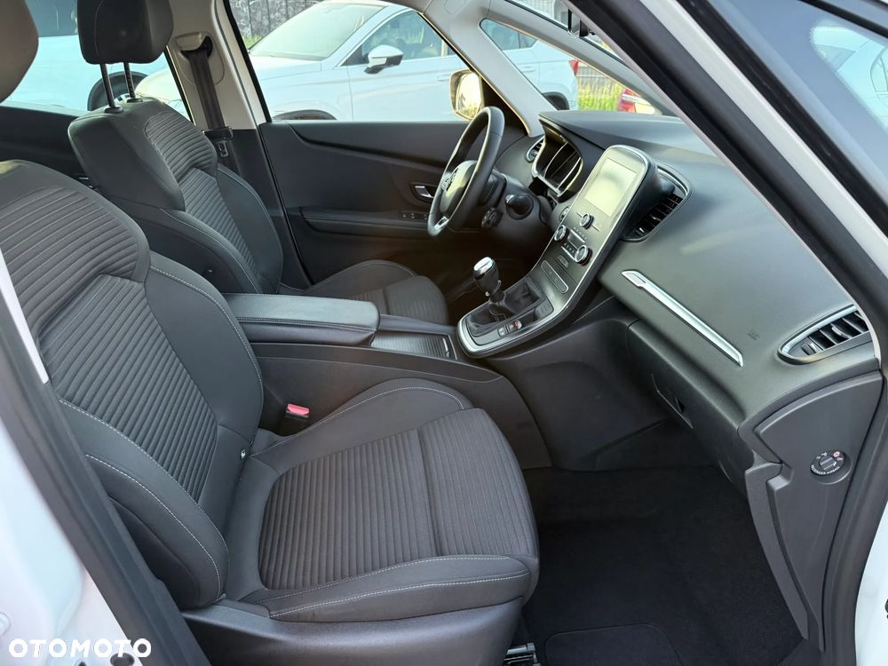 Renault Scenic - 17