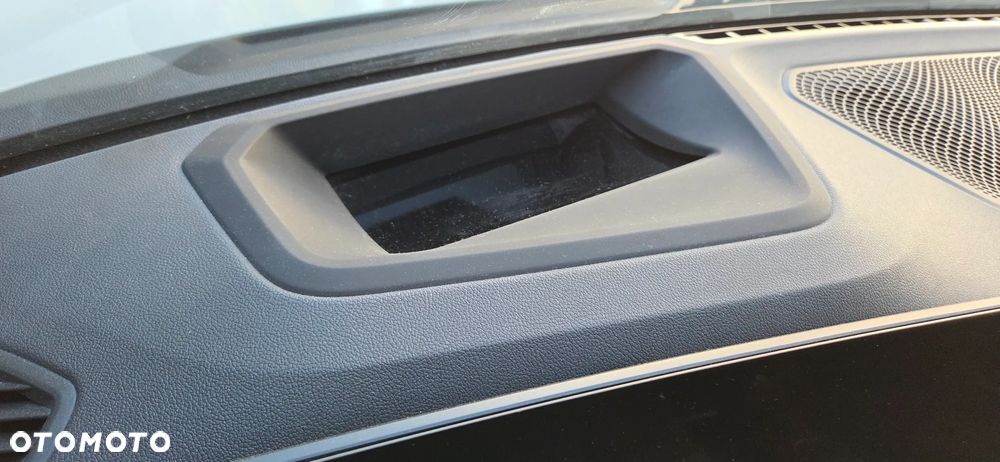 BMW Seria 3 318i M Sport - 9