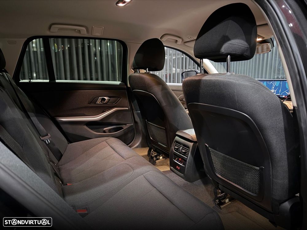 BMW 320 e Line Sport Auto - 38