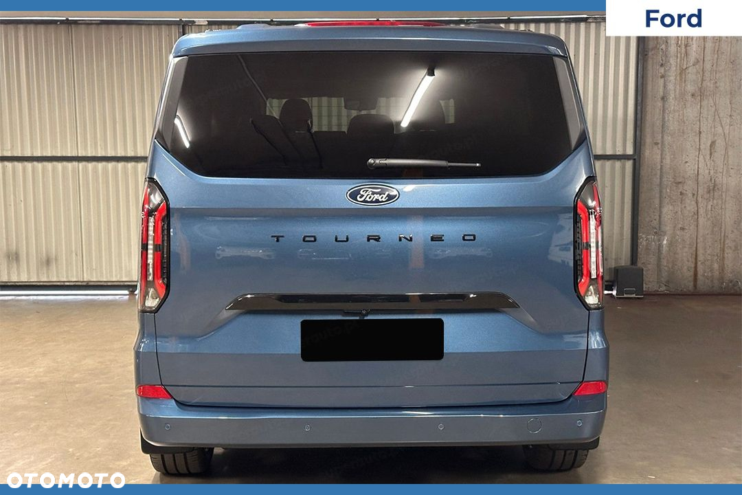 Ford Tourneo Custom - 6