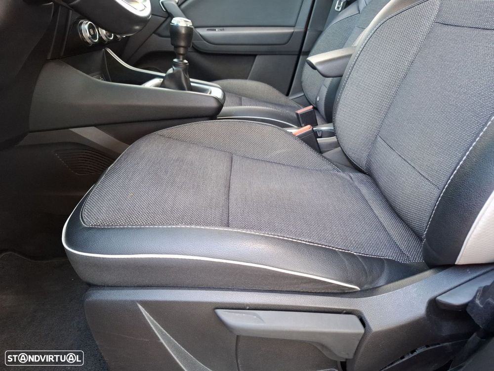 Renault Captur 1.0 TCe Exclusive - 28