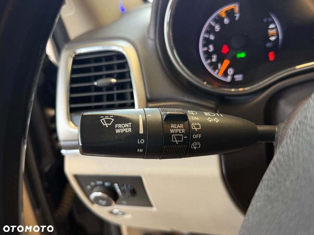 Jeep Grand Cherokee - 34