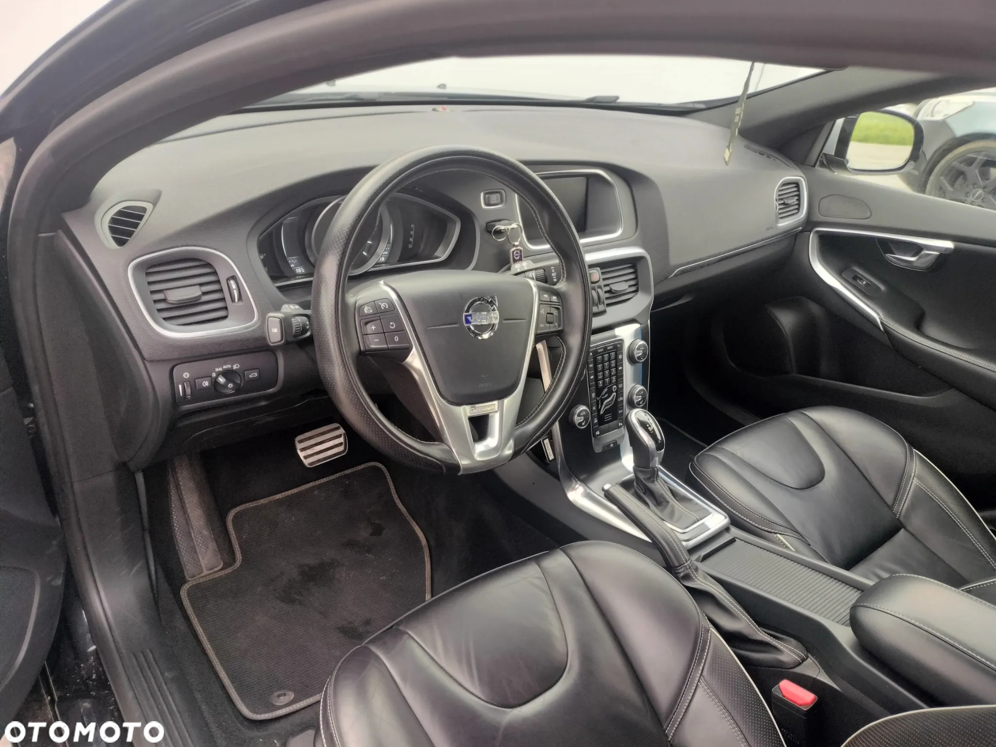 Volvo V40 D4 Drive-E R-Design Summum - 16