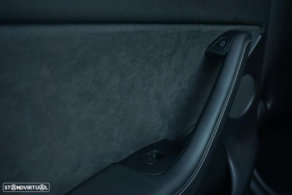 Tesla Model Y Long Range Dual Motor AWD - 30