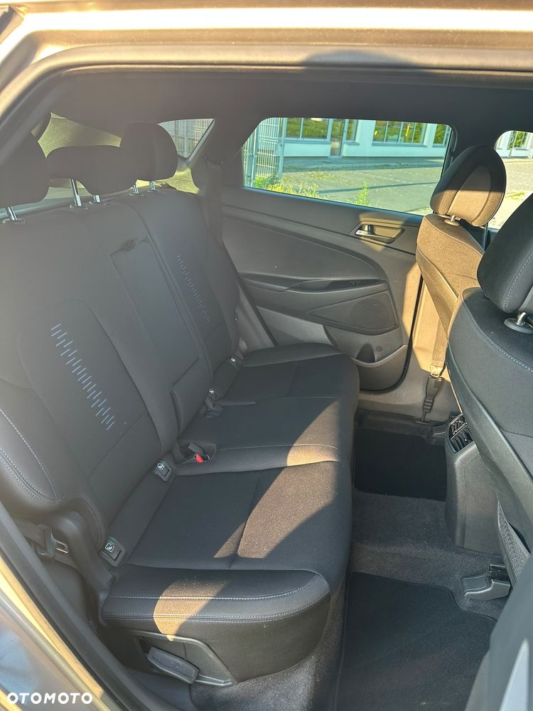 Hyundai Tucson 1.6 GDI BlueDrive GO 2WD - 12