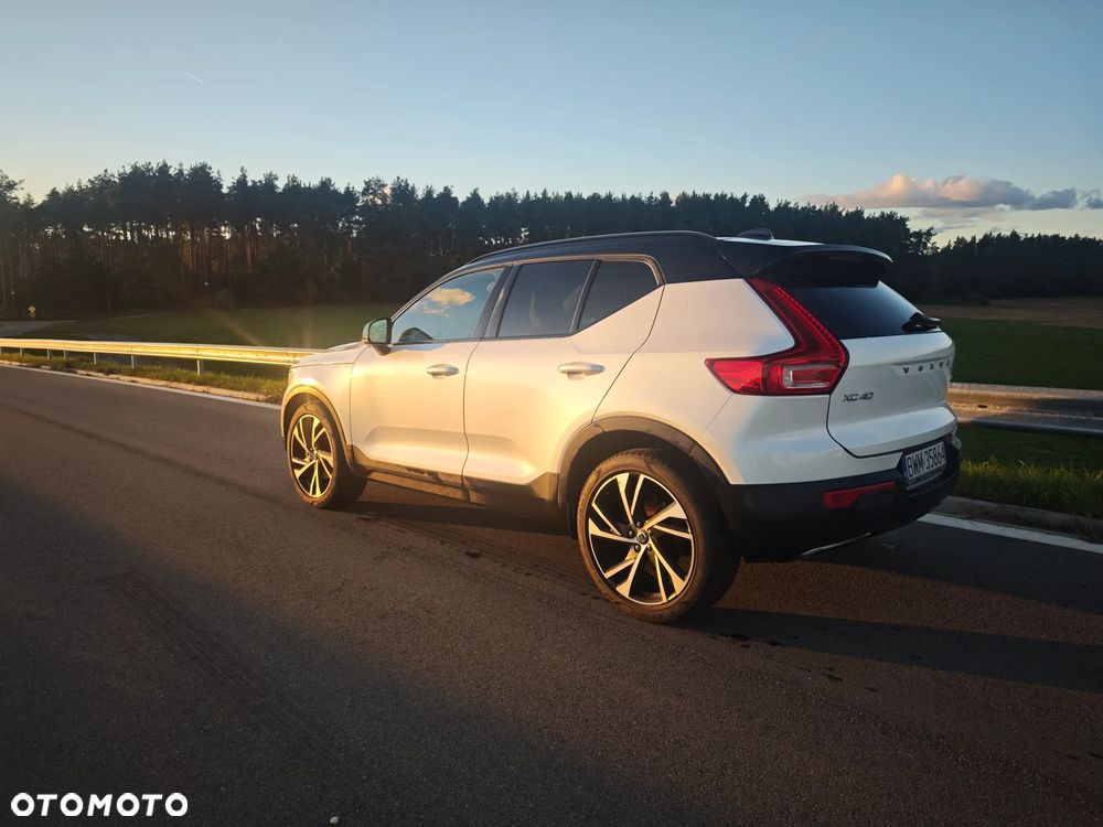 Volvo XC 40 T5 AWD Geartronic R-Design - 1