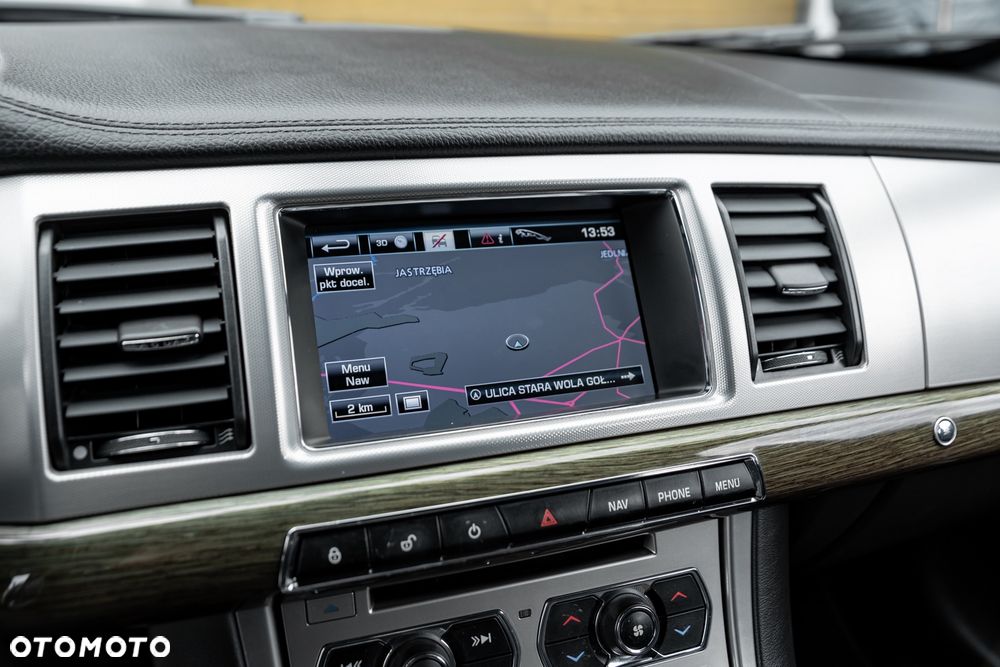 Jaguar XF 2.0 T Prestige - 31