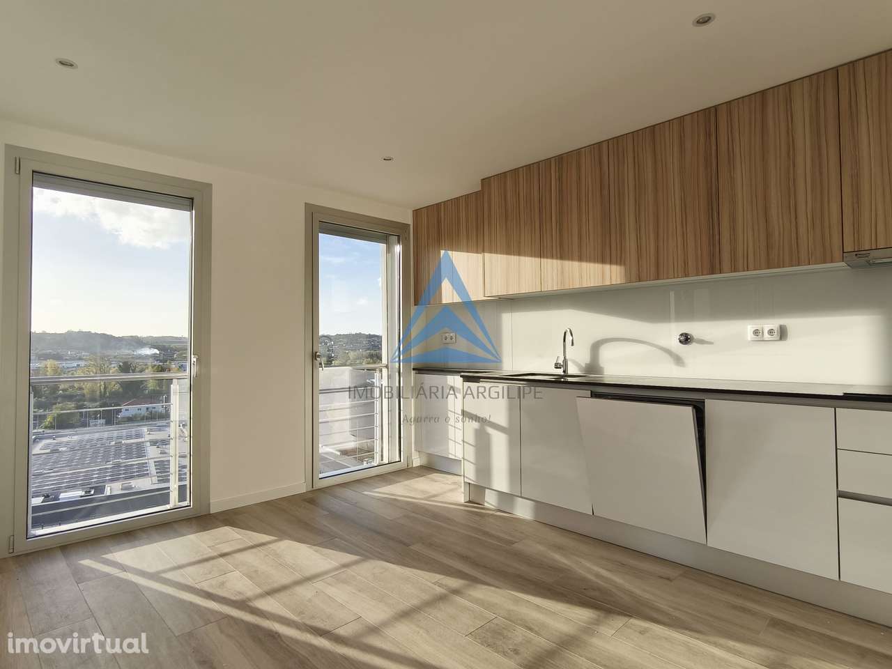 Apartamento T4 - Condomínio Fechado - Grande imagem: 3/47