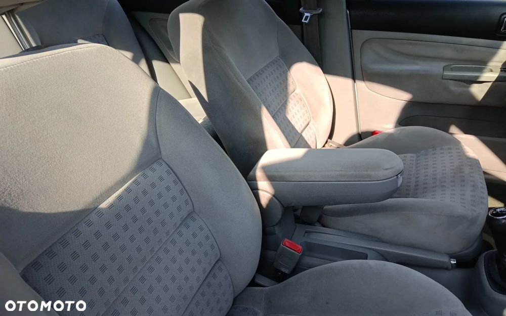 Volkswagen Golf - 15
