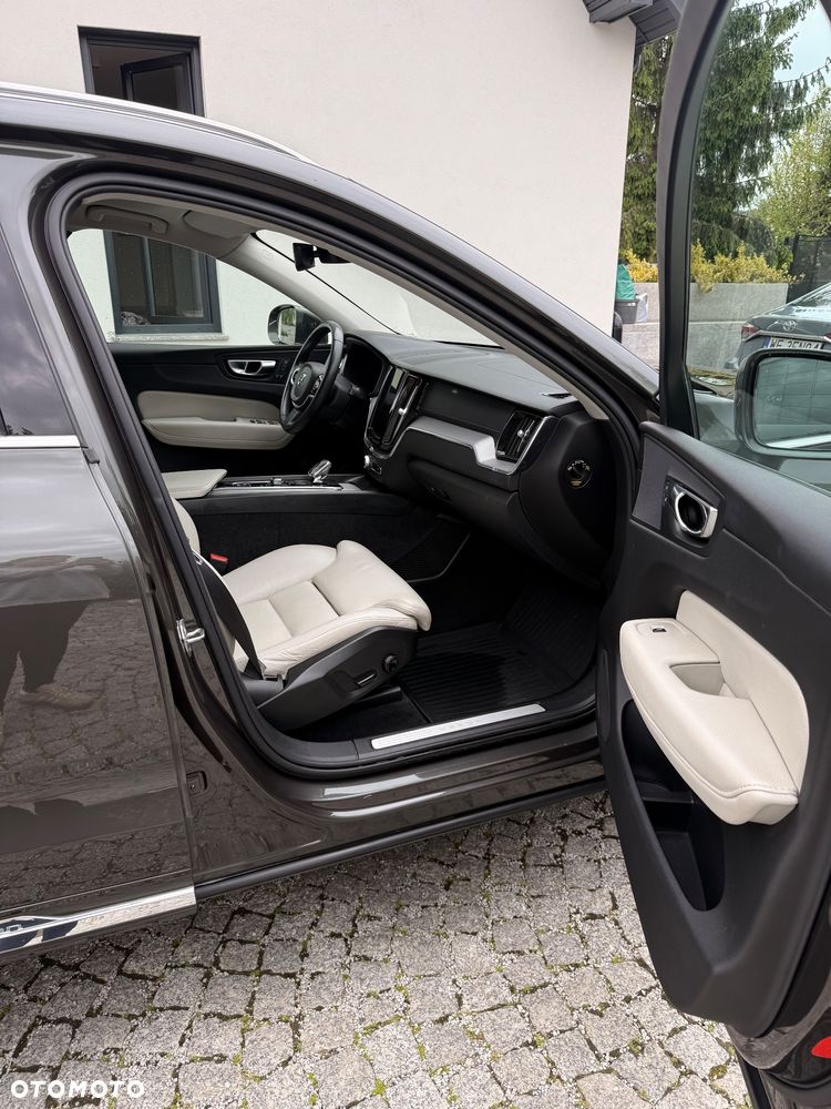 Volvo XC 60 B5 B AWD Inscription - 5