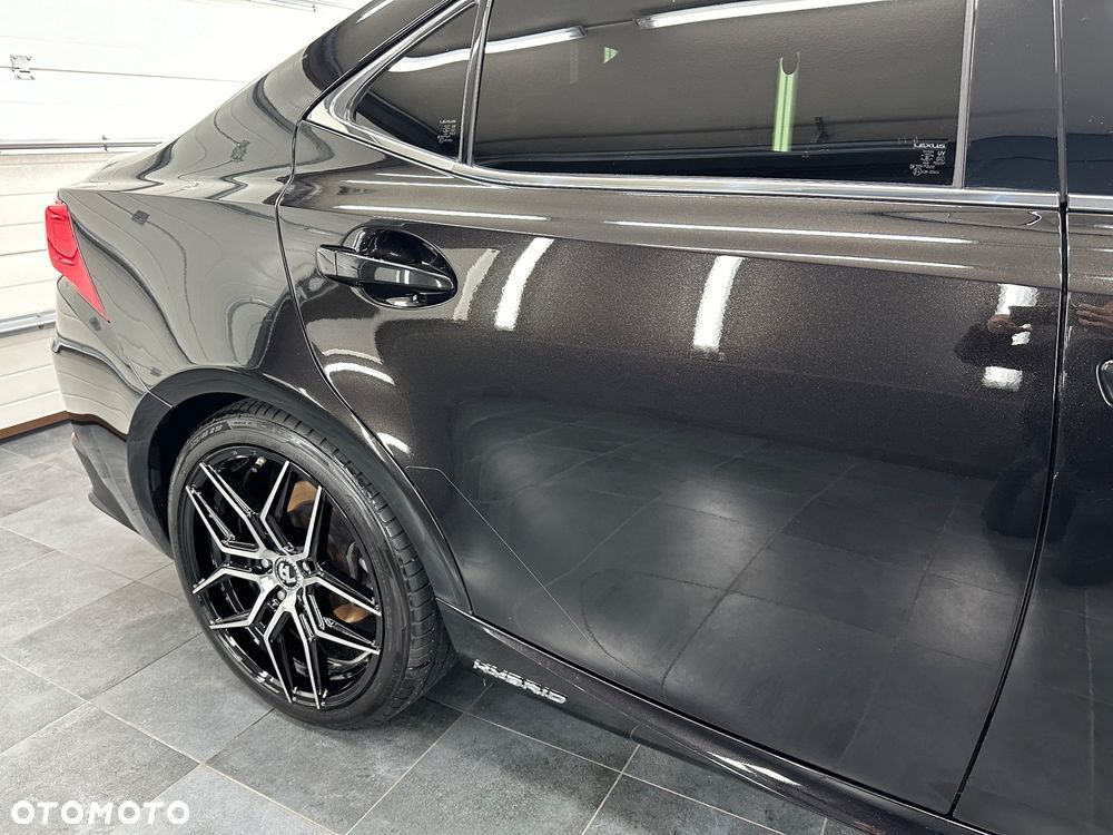 Lexus IS ver-300h-style-edition - 6