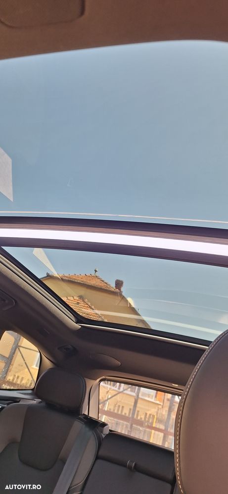 Volvo XC 60 T6 AWD Recharge Geartronic RDesign Expression - 17