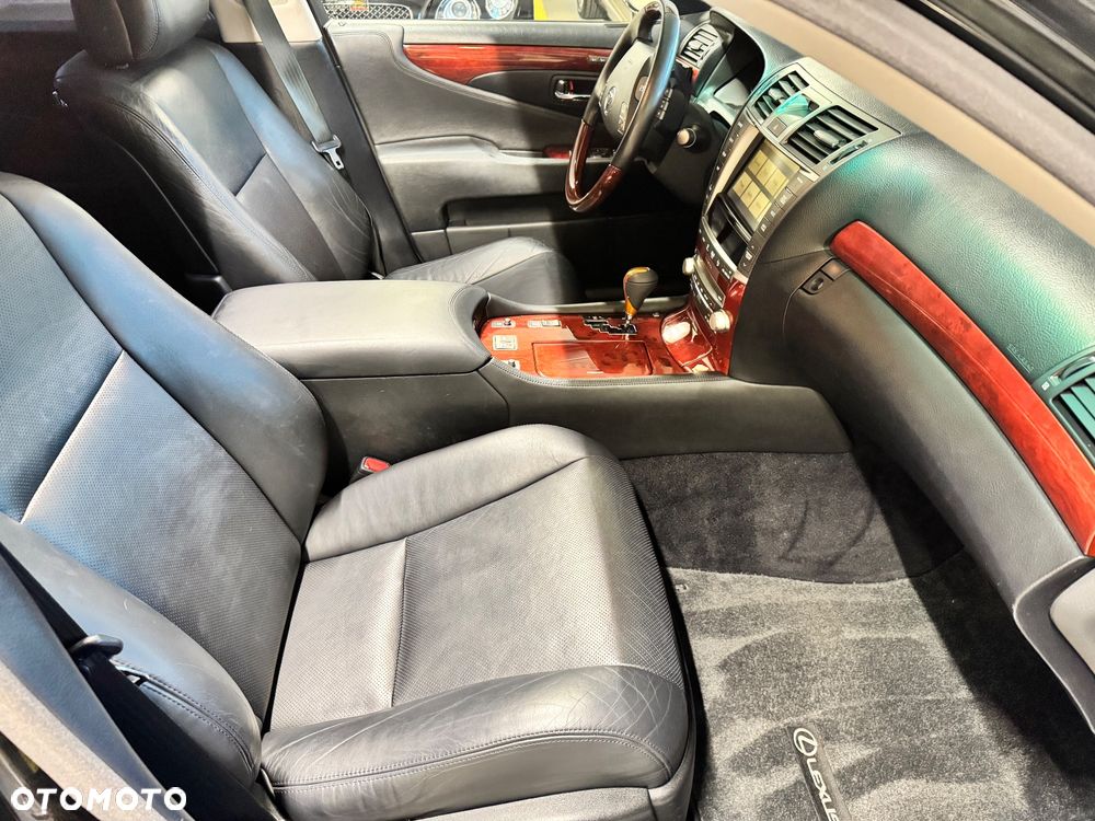 Lexus LS - 32