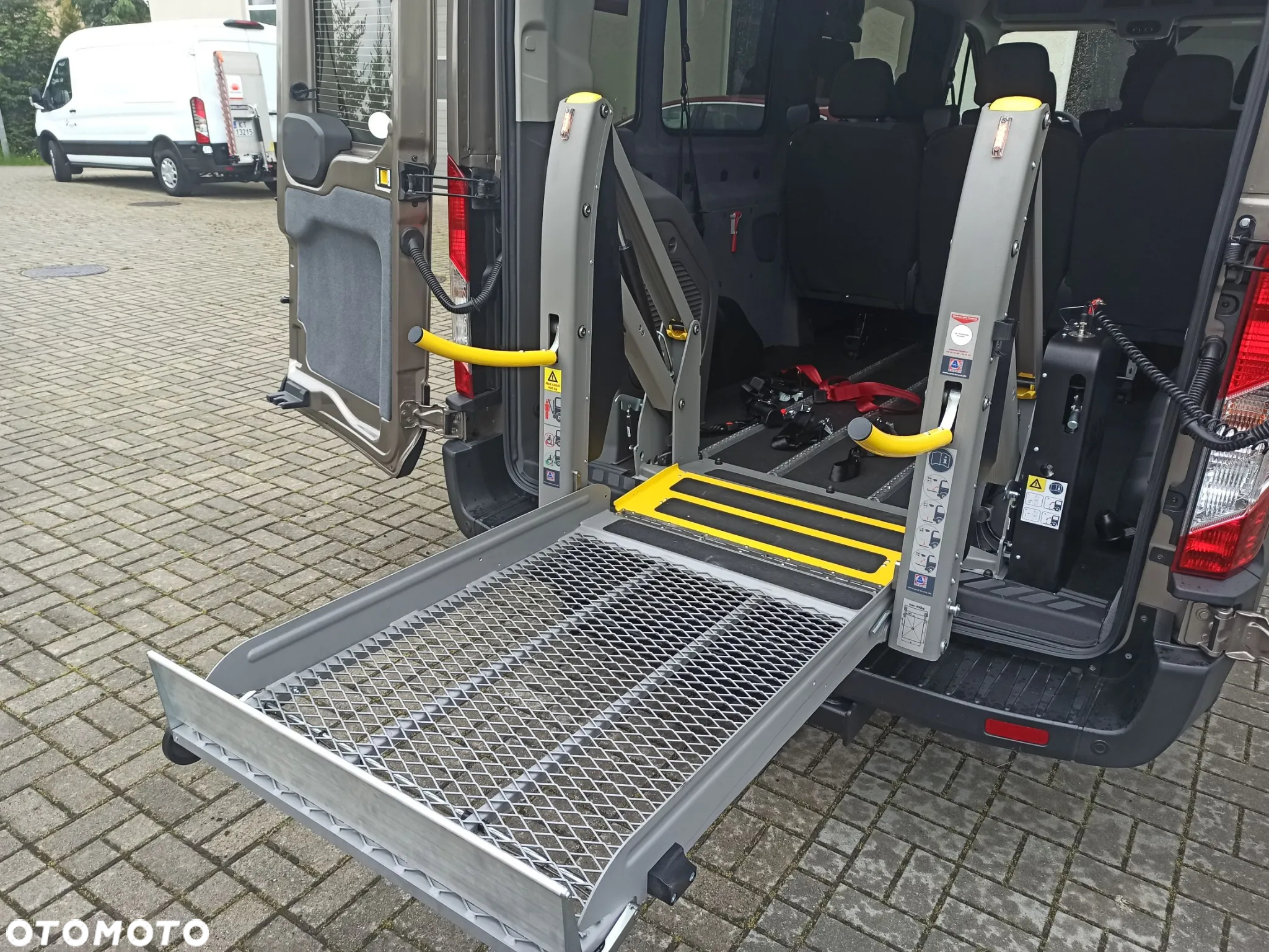 Ford Transit Autobus 18 osobowy - 20