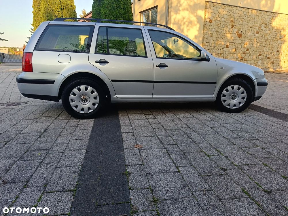 Volkswagen Golf 1.6 Comfortline - 3