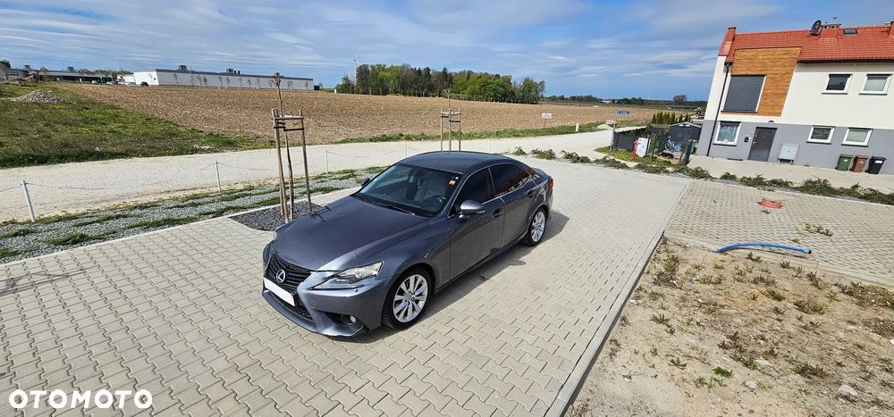 Lexus IS 300h Elegance - 3