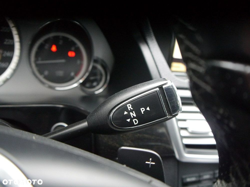 Mercedes-Benz Klasa E 220 BlueTEC 4Matic 7G-TRONIC Avantgarde - 35