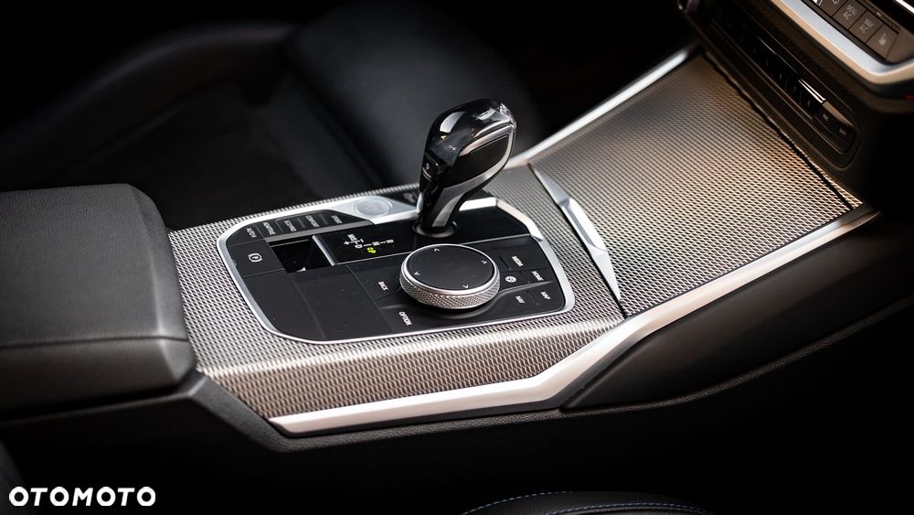 BMW Seria 3 320d M Sport - 36