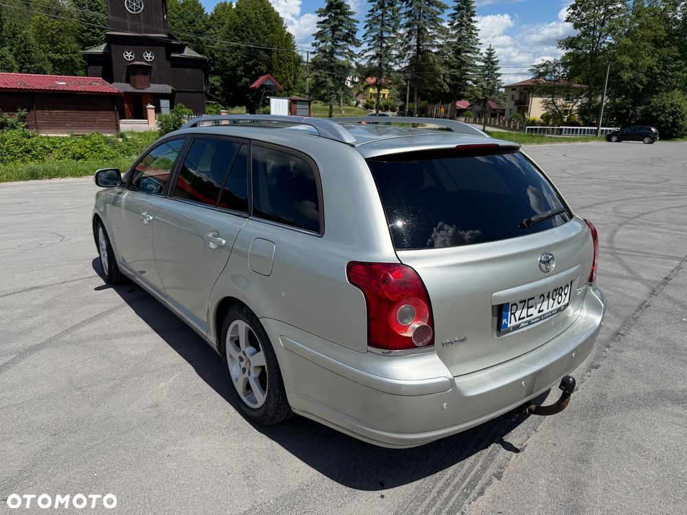 Toyota Avensis 1.8 VVT-i - 4