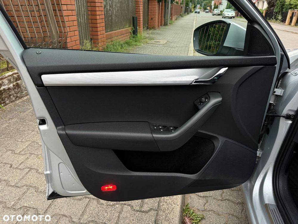 Skoda Octavia 1.4 TSI DSG Style - 6
