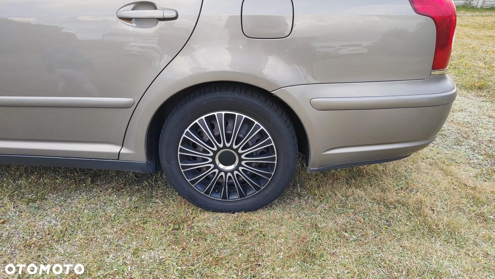 Toyota Avensis 1.6 VVT-i Luna - 11