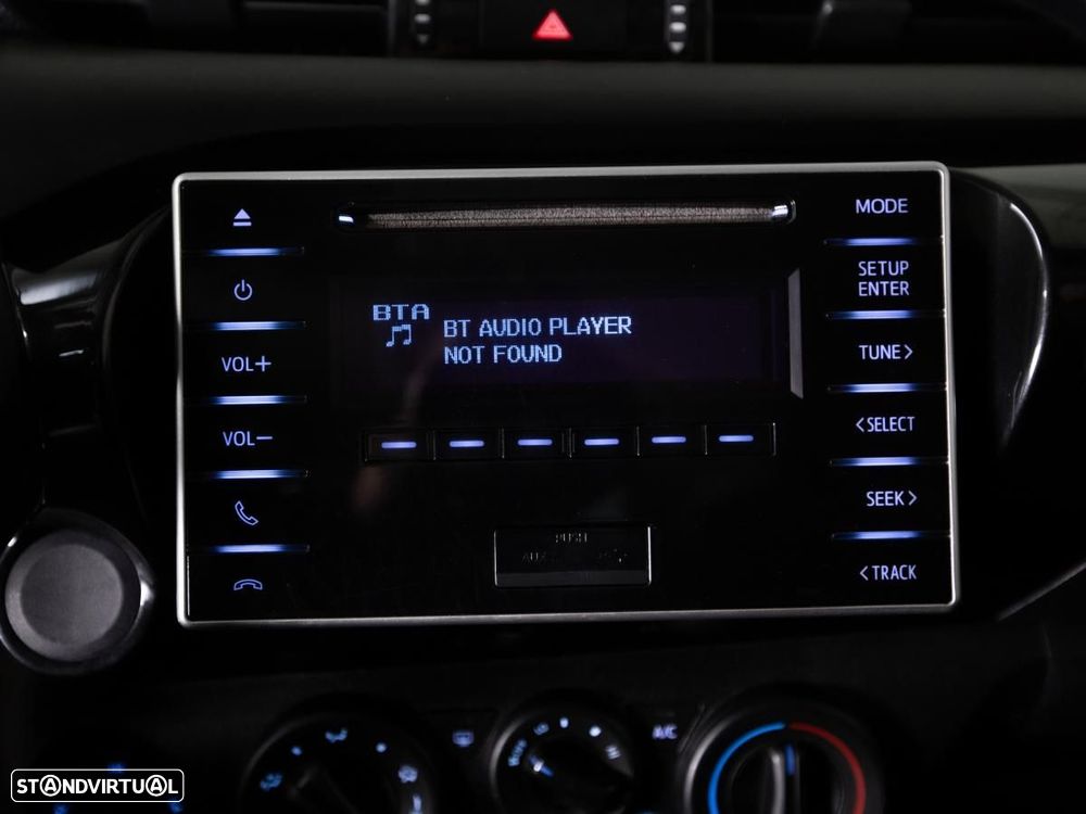 Toyota Hilux 2.4 D-4D 4WD CD 5Lugares c/iva - 21