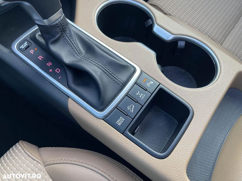 Kia Sportage 1.6 T-GDI 7DCT 4x4 Classic - 12