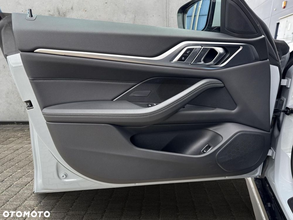 BMW i4 - 11