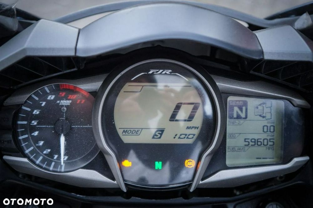 Yamaha FJR - 16
