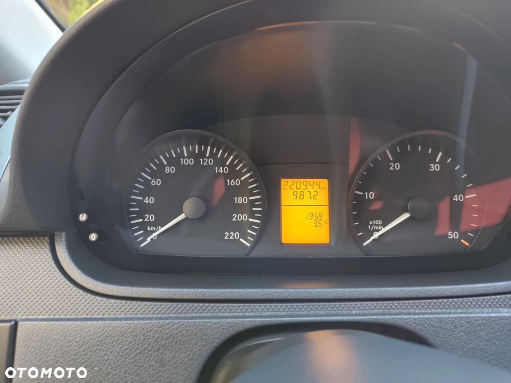 Mercedes-Benz VITO - 19