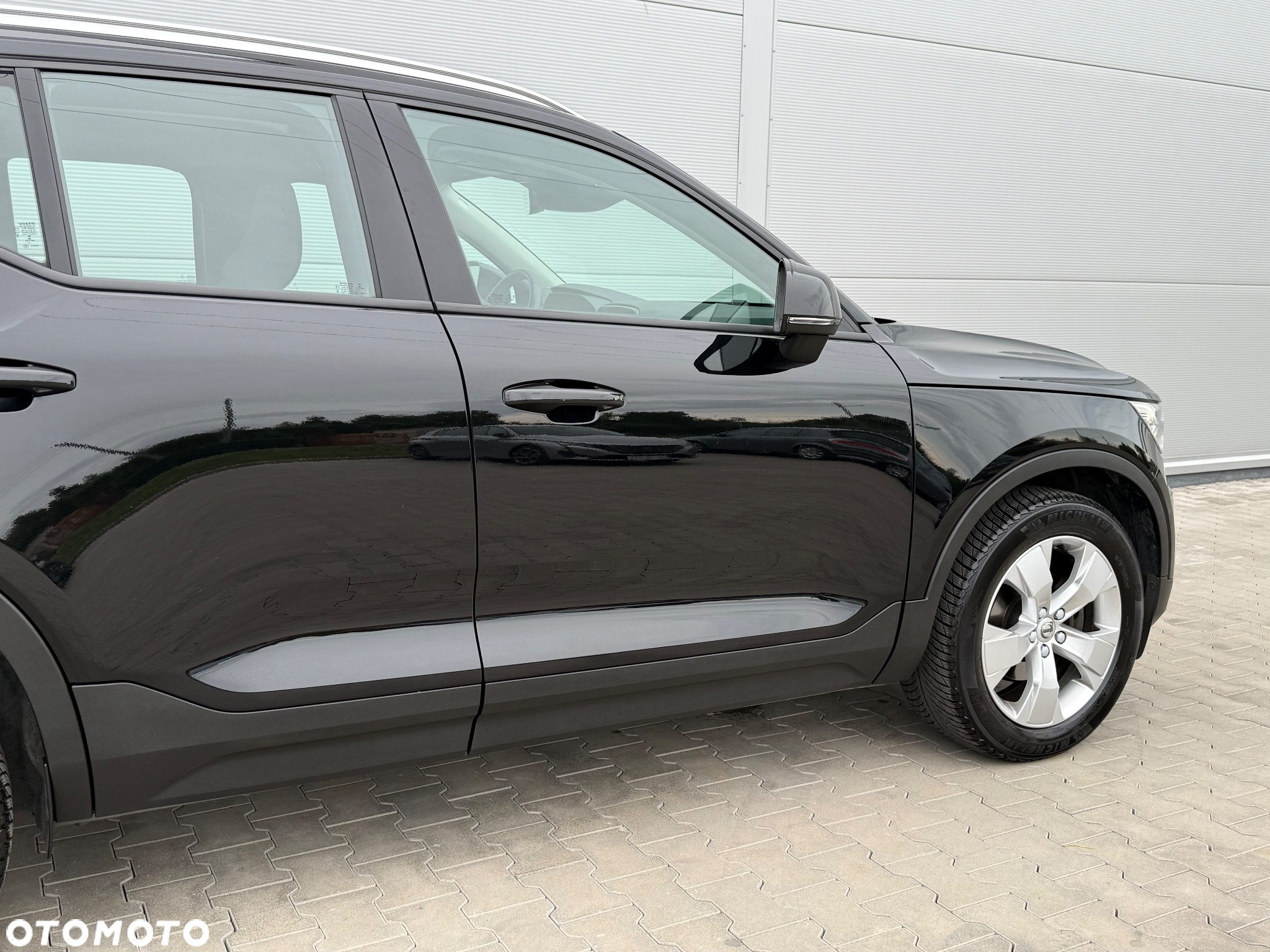 Volvo XC 40 T3 Geartronic Momentum Pro - 28